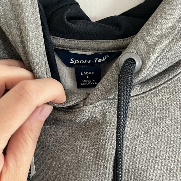 Team World Vision hoodie - Picture 2 of 4